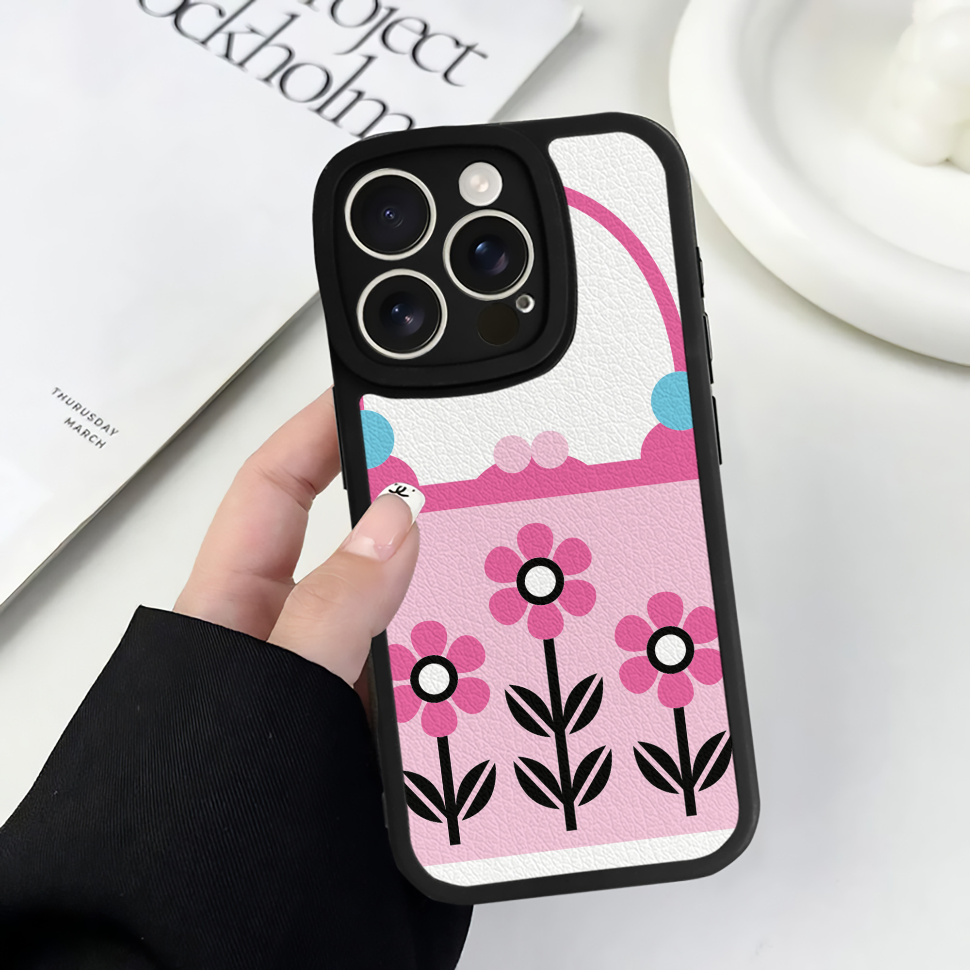 （画像用） Hello Kitty ハローキティ 【iPhone 16シリーズ対応】シリコンスマホケース（レザー調） 材質：シリコン